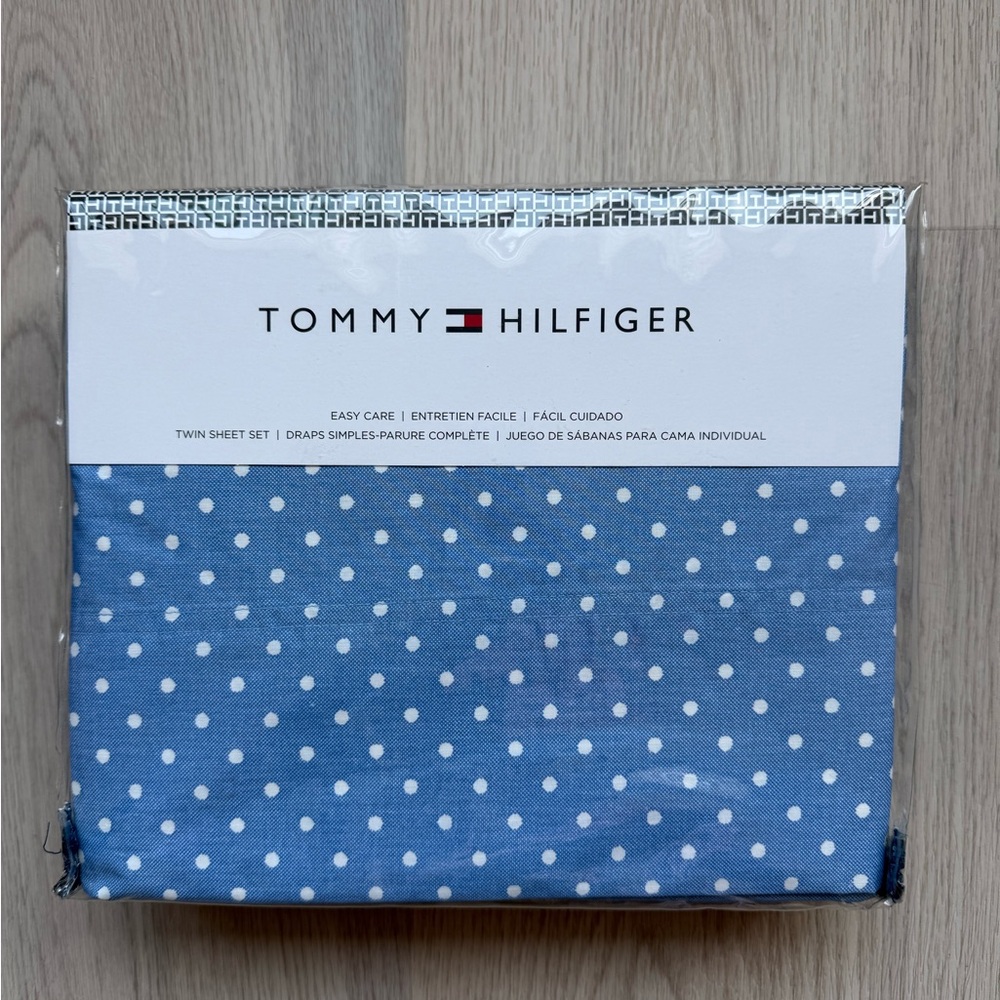 Tommy Hilfiger White & Navy Trim Sheet Set